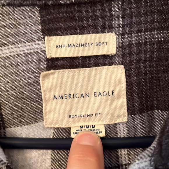 American Eagle 🦅 Amazingly Soft boyfriend fit plaid shirt size medium - Picture 3 of 11